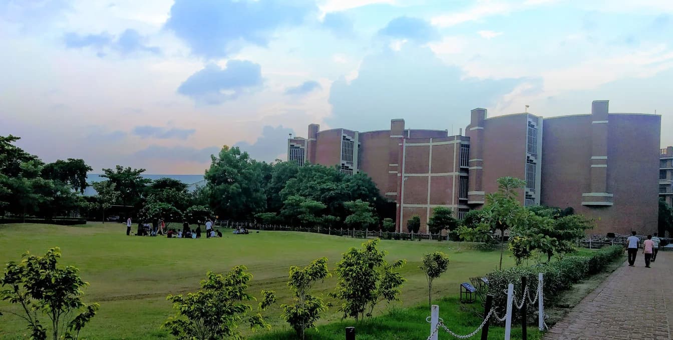 Ajay Kumar Garg Engineering College, Ghaziabad
